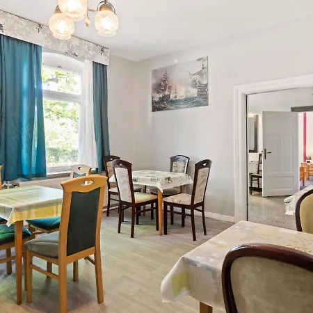 Kleines Hofzimmer Lägenhet